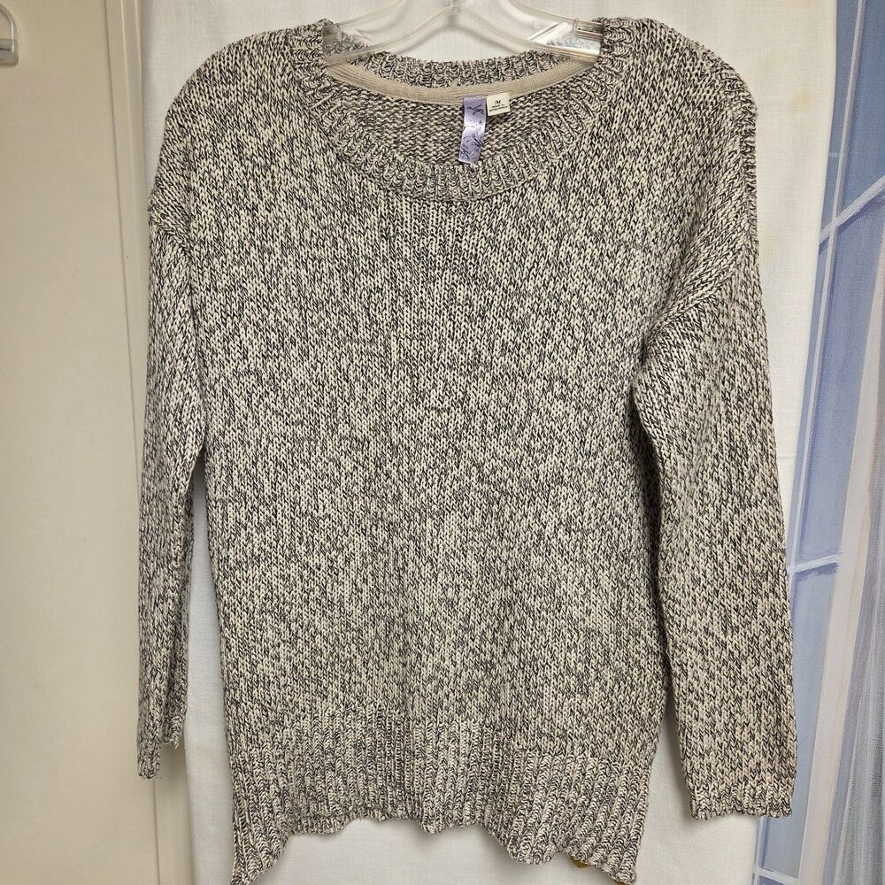 Alya Womens Gray Pullover Sweater Round Neck Sz Medium Cozy Cottagecore